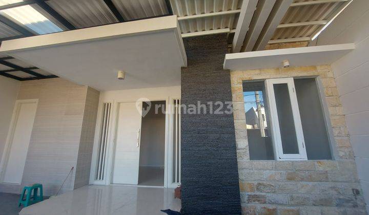 Rumah 2 Lantai Baru Renovasi Di Manyar Tirtosari, Surabaya, Jatim 1