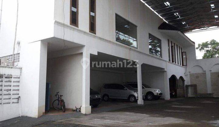 Rumah 2 Lantai dgn Private Pool Butuh cepat di Jl Bangka, Jaksel
 1