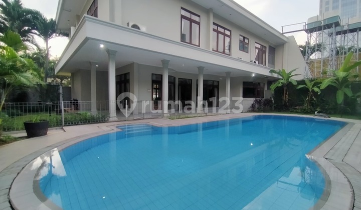 Rumah Dgn Private Pool Disewakan Di Tb. Simatupang, Jaksel