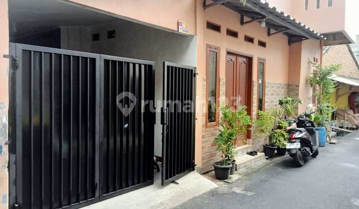 Newly Renovated 2-Story House in South Peta, Kalideres, West Jakarta 2