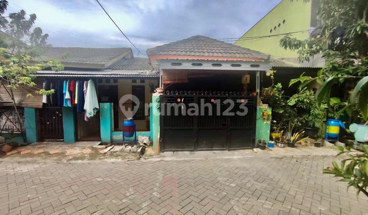 House Plus 2 Adjacent Rental Units in Kutabumi, Tangerang