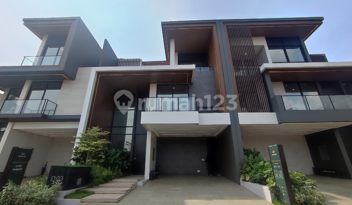 Rumah 3 Lantai Dgn Private Lift Di Shilla Sawangan, Depok 2