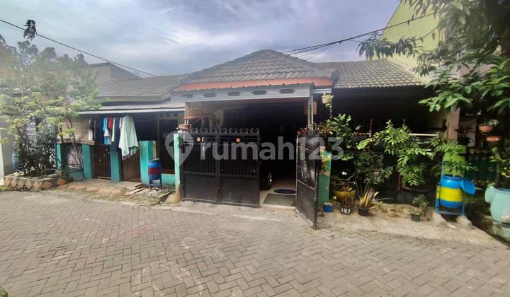 House Plus 2 Adjacent Rental Units in Kutabumi, Tangerang