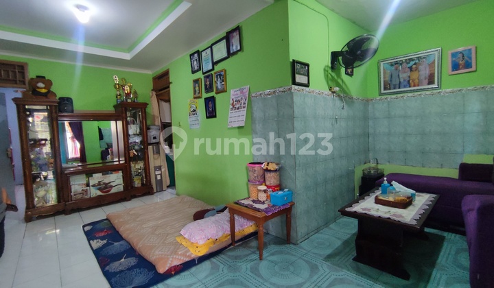 Rumah 1,5lantai Buat Usaha Lokasi Pinggir Jalan Di Gandul, Cinere Rumah 1,5lantai Buat Usaha Lokasi Pinggir Jalan Di Gandul, Cinere