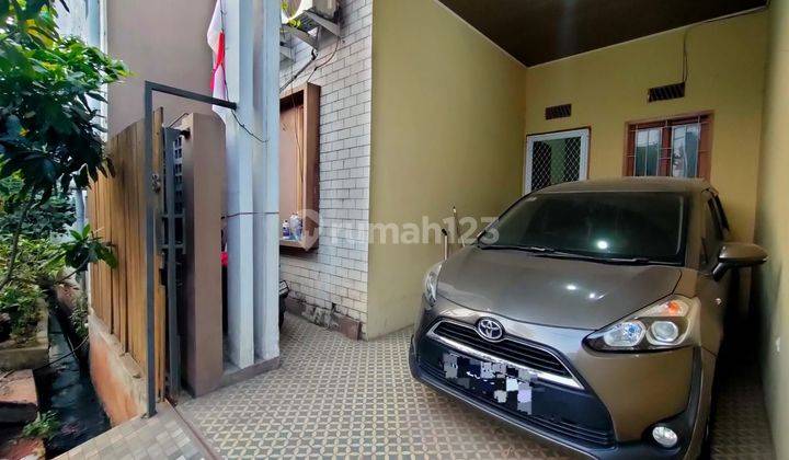 Rumah 2 Lantai Furnished Dalam Komplek Di Cikunir,bekasi Selatan. 2