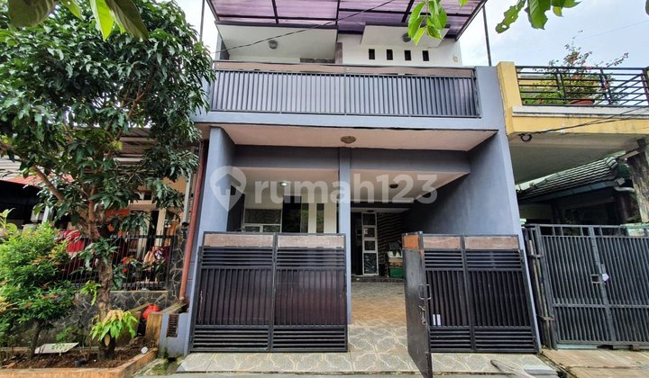 Rumah 2 Lantai Siap Huni Dekat Tol Jatiwarna Di Jatimelati, Pondok Melati Rumah 2 Lantai Siap Huni Dekat Tol Jatiwarna Di Jatimelati, Pondok Melati