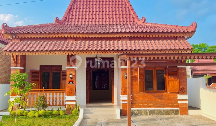 A Row of Joglo Houses in the Premium Area of East Jogja, Only 500 Million! A Row of Joglo Houses in the Premium Area of East Jogja, Only 500 Million!