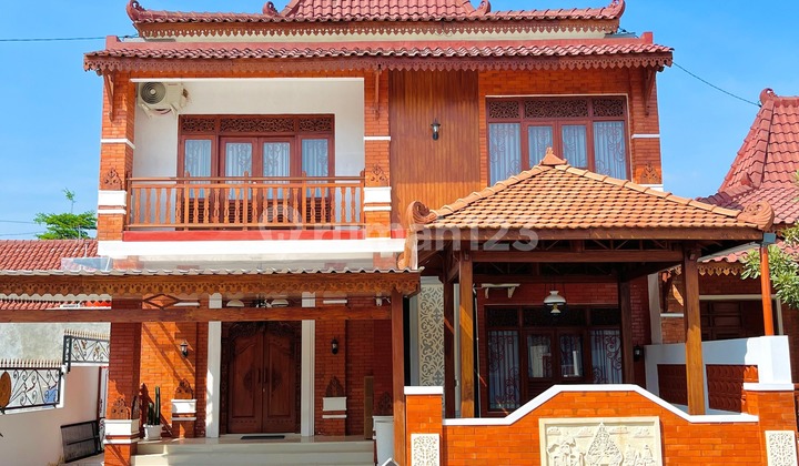 Rumah Joglo Eksklusif 2 Lantai, Diskon Akhir Tahun, Akses Cepat ke Kota Jogja! Rumah Joglo Eksklusif 2 Lantai, Diskon Akhir Tahun, Akses Cepat ke Kota Jogja!