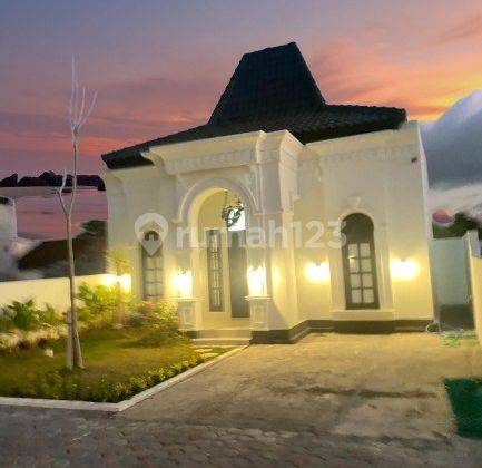 Rumah Khas Desain Terbaik Mediterania Dalam Kawasan Homestay Prambanan 1