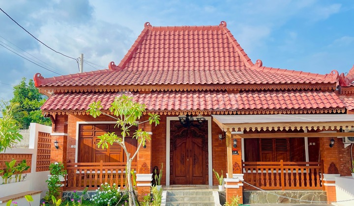 Free Design, Luxurious House in Sleman Jogja Customizable. Freehold Certificate