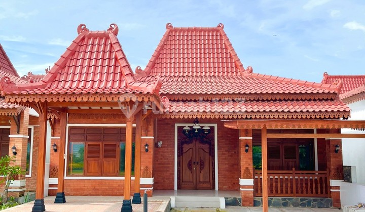 Deretan rumah cantik Klasik Joglo, berukuran luas dengan harga terjangkau di Sleman. 1