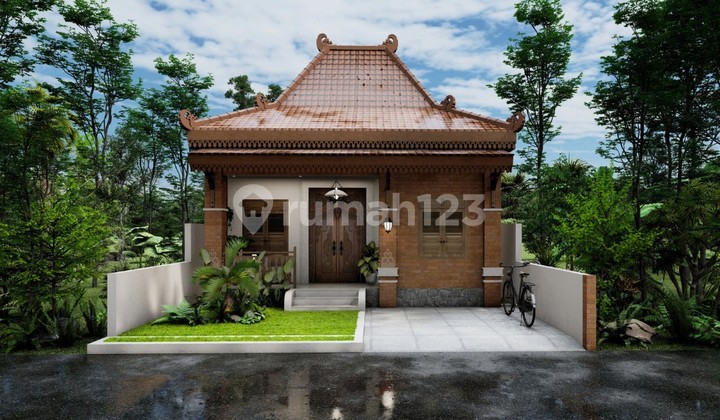 Javanese Aesthetic Minimalist House with Remaining Yard in Prambanan