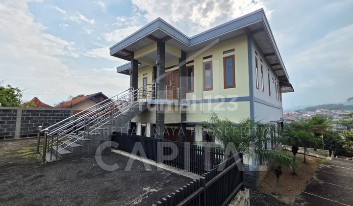 Murah Rumah Rasa Villa View Cakep Dengan Tanah Luas di Ujungberung 