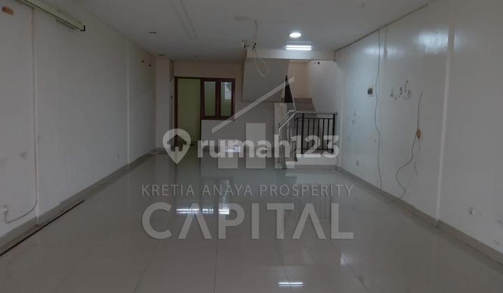 Ruko 3 Lantai Siap Pakai di Buah Batu Dalam Kawasan Transmart Bandung