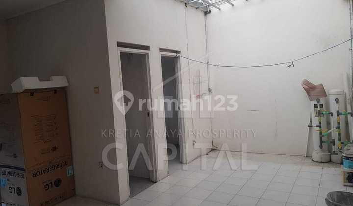 Rumah Nyaman dengan Posisi Strategis Dekat Akses Tol dan Pusat Perbelanjaan di Taman Holis Indah Bandung Rumah Nyaman dengan Posisi Strategis Dekat Akses Tol dan Pusat Perbelanjaan di Taman Holis Indah Bandung