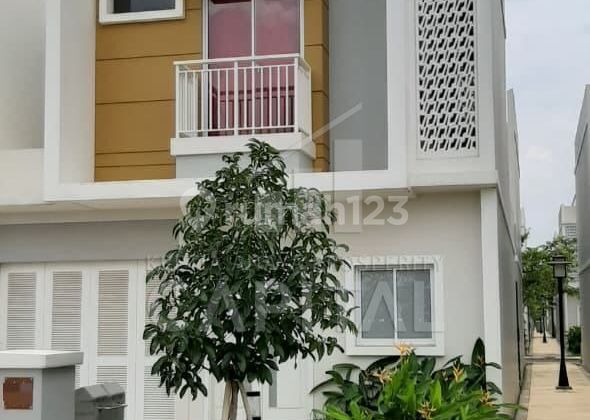 Rumah Modern Dua Lantai di Summarecon Cluster Amanda 2