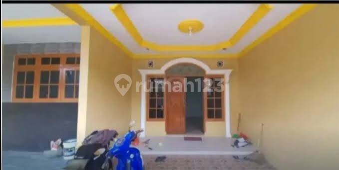 Main Road Facing House