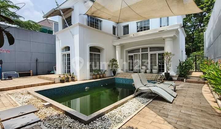 House with Private Swimming Pool