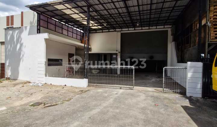 For Rent: Good Warehouse 480 sqm complete with 2-story office in Taman Tekno BSD. For Rent: Good Warehouse 480 sqm complete with 2-story office in Taman Tekno BSD.