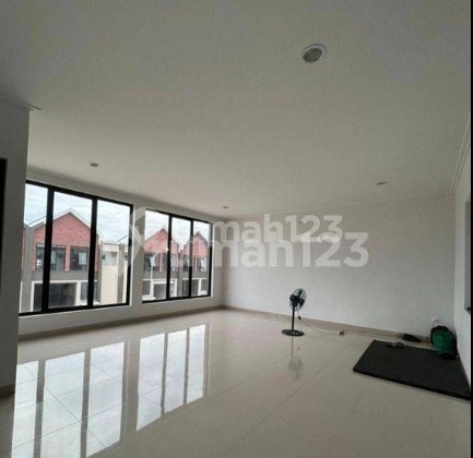 Jual Rugi Gudang Baru di Bizpark Pik 2 Tangerang LT 270