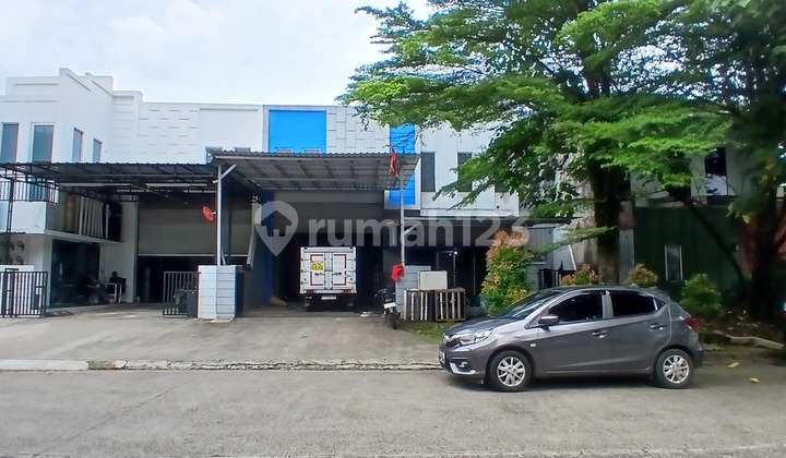 Warehouse for Rent in BSD Tech Park, 360 sqm building, fully built. Warehouse for Rent in BSD Tech Park, 360 sqm building, fully built.
