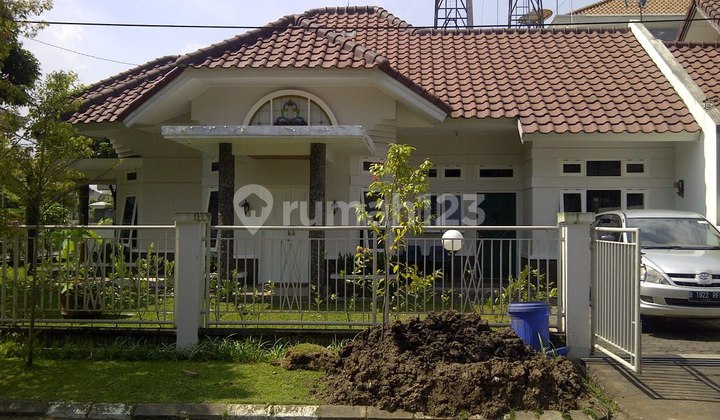 Rumah Desain Klasik Siap Huni Dalam Cluster Batununggal Indahh Bandung Rumah Desain Klasik Siap Huni Dalam Cluster Batununggal Indahh Bandung