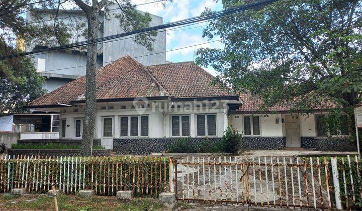 Jual Rumah Kolonial Vintage Sayap Cipaganti Kota Bandung  1