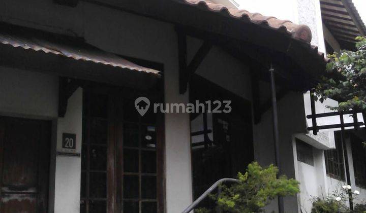 Rumah Terawat Terawat dekat PVJ dan Karang Setra Bandung  1