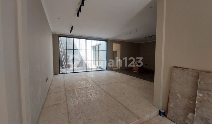 New Classic Modern Ready-to-Occupy House in Batununggal Indah 2