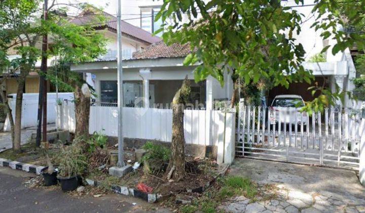 Rumah Lokasi Strategis Dekat Cafe Bali Sayap Riau Bandung  1