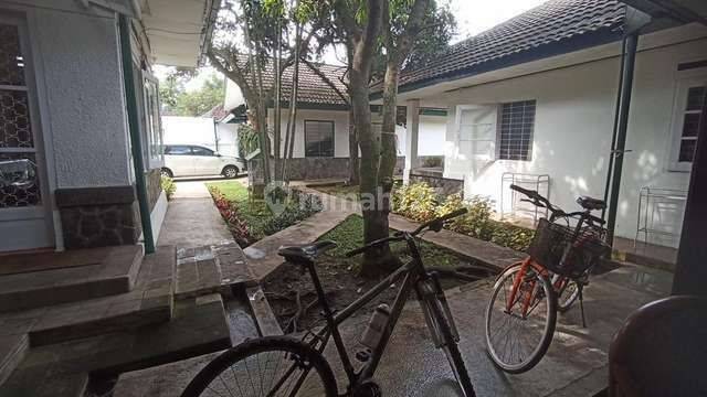 Rumah Desain Belanda Main Road Dipatiukur Bandung  2