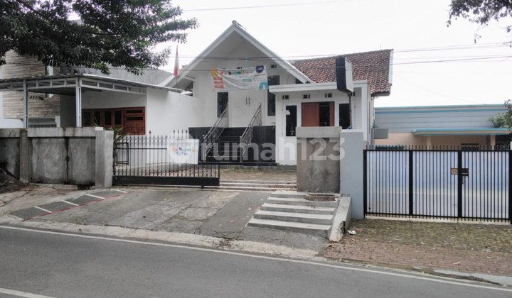 Ready-to-Occupy House, Ideal for Business, Located on Sarijadi Pasteur Main Road, Bandung Ready-to-Occupy House, Ideal for Business, Located on Sarijadi Pasteur Main Road, Bandung