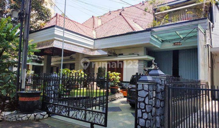 Rumah Klasik Siap Huni Sayap Riau Dekat Trunojoyo Bandung  1