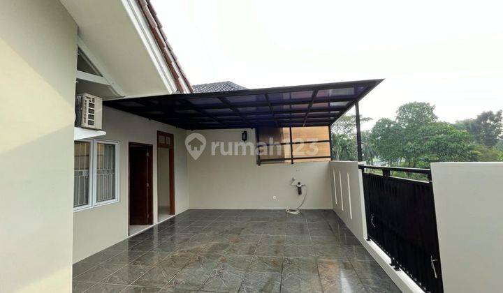 Dijual Cepat Rumah Cantik Siap Huni 2 Lantai di Taman Himalaya Lippo Karawaci,  2