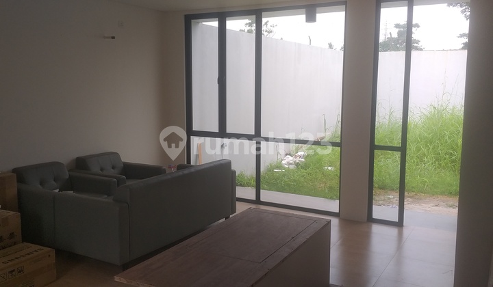 Cfp07 Semi-Furnished House for Rent Ready to Occupy West Karawaci Tangerang 2