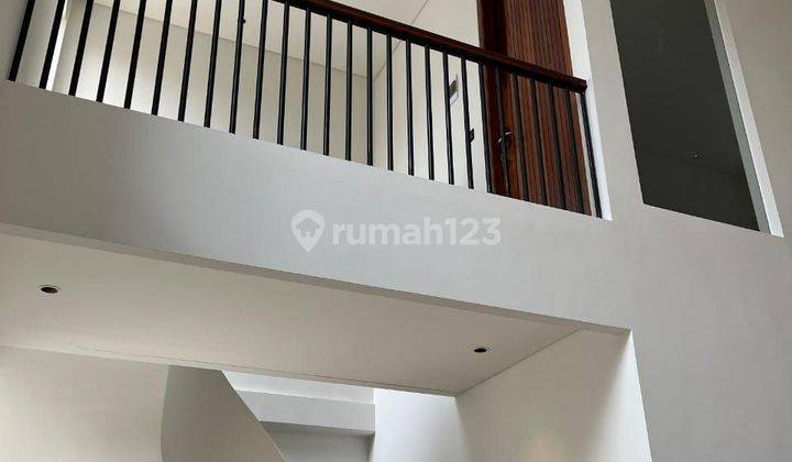 Rumah Baru Dengan Desain Estetik Di Bintaro 2