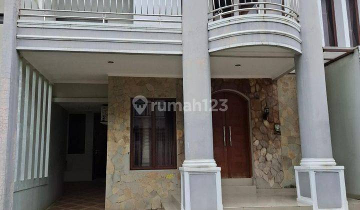 Dijual Rumah Dengan Halaman Belakang Luas Di Discovery Bintaro 2