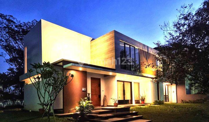 Rumah Minimalis Dekat Danau Dan Club House Di Kawasan Elite Bsd 1