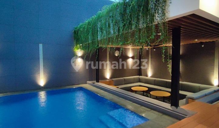 Turun Harga Rumah Mewah di Cluster Lyndon, Navapark, BSD City Ada Private Swimming Pool, Private Lift