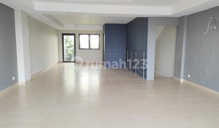 FOR RENT: CASA DE PARCO BSD SHOPHOUSE, STRATEGIC LOCATION FACING MAIN ROAD
