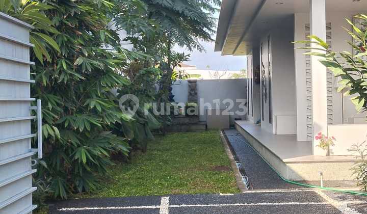 Rumah Cantik 1 Lantai 2 Kamar di Jl Sedap Malam Rumah Cantik 1 Lantai 2 Kamar di Jl Sedap Malam
