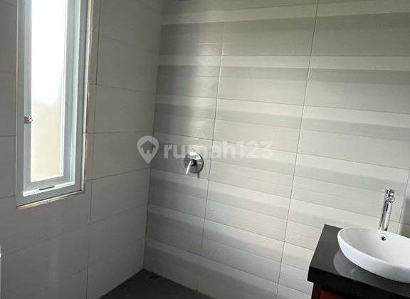 Rumah Minimalis Modern 4 Kamar Furnished Di Hayam Wuruk 6