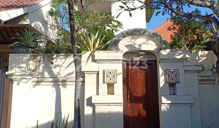 VILLA SEWA 3 KAMAR FURNISHED LAHAN 300M2 LOKASI STRATEGIS DI BATURSARI VILLA SEWA 3 KAMAR FURNISHED LAHAN 300M2 LOKASI STRATEGIS DI BATURSARI