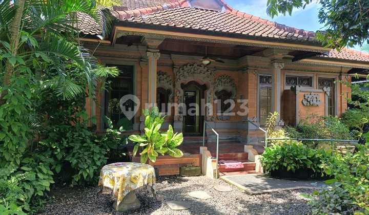 Rumah 4 Kamar Balinese Style di Sanur 2