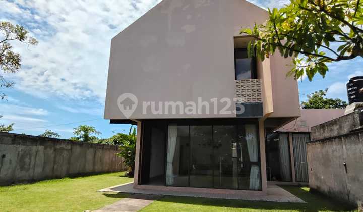 For Sale and Long-Term Lease 25 Years Villa Near Gumicik Ketewel Beach