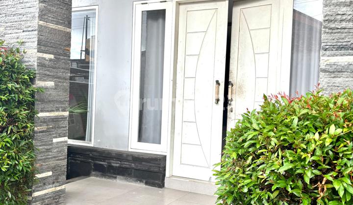 Rumah 2 Lantai 3 Kamar di Siualan Dentim 2