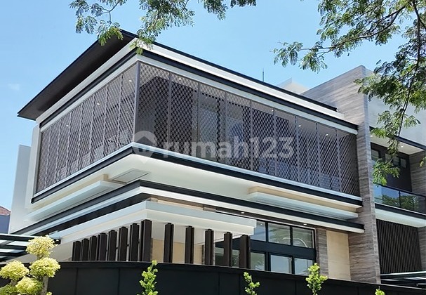 Rumah Split Level Baru SHM di Pakuwon City Imperial Beach
