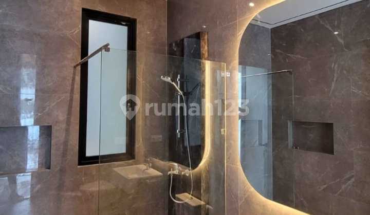 2-Story Luxury Semi-Furnished House with SHM in Manyar Kertoadi 2