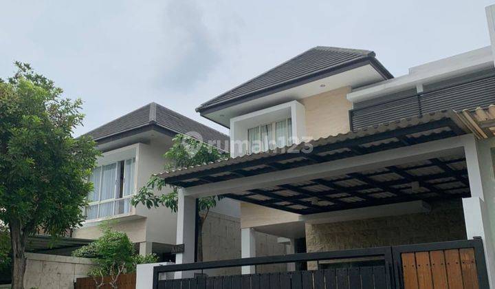 Rumah 2 Lantai Bagus SHM di Graha Famili Siap Huni  1