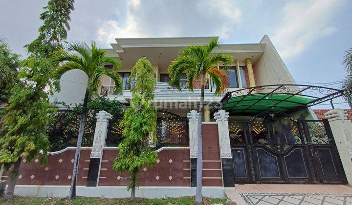 Rumah Classic 2 Lantai Bagus SHM di Sutorejo Timur  2